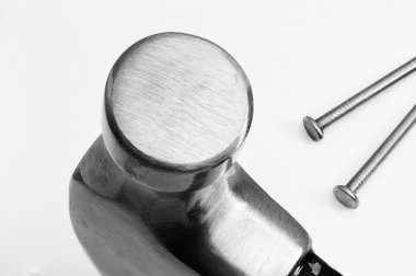 En yakın çekiç ve çivi