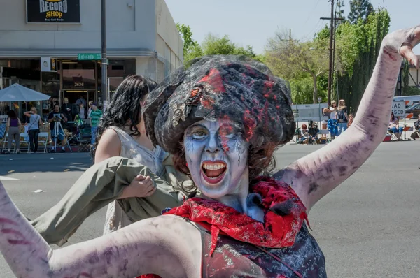 Zombie at Pasadena Doo Dah Parody of the Rose Parade — Stock Photo, Image