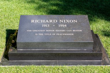 Richard Nixon'ın mezarında Richard Nixon'ın başkanlık Kütüphanesi