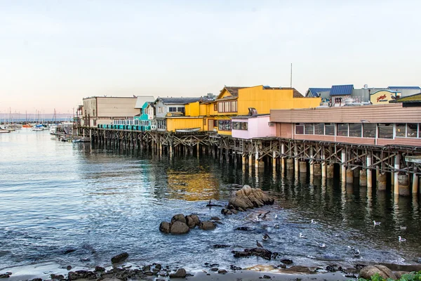 Restaurace Fisherman's wharf v monterey bay, Kalifornie — Stock fotografie