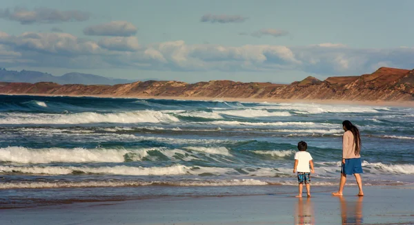 Father and Son at Seaside Beach along California's Central Coast — Stock Photo, Image