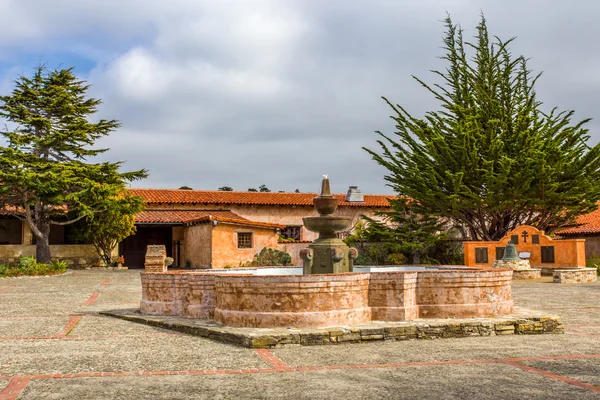 At the Carmel Mission, a Catholic Mission on the National Register of Historic Places and a U.S. National Historic Landmark. — Stock Photo, Image