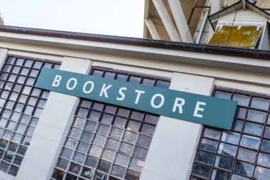 alcatraz Adası'nda Kitabevi