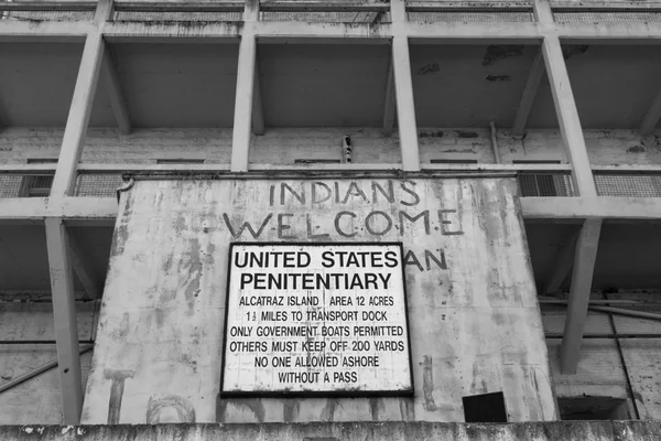 Panneau d'avertissement à l'île d'Alcatraz — Photo
