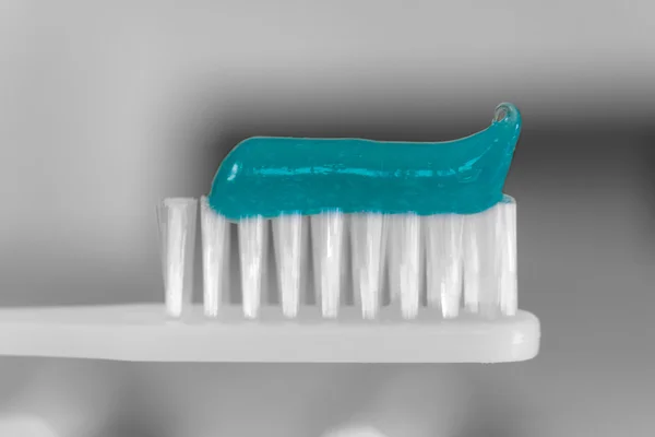 White Toothbrush with Tooth Paste Macro — Stock Photo, Image