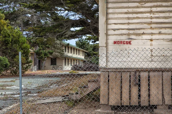 Abandonado prédio da morgue em Fort Ord Army Post — Fotografia de Stock