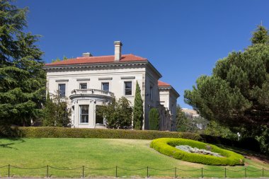 Üniversite evi