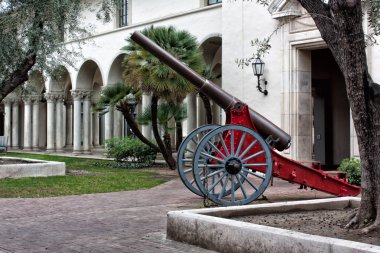 Caltech Landmark cannon