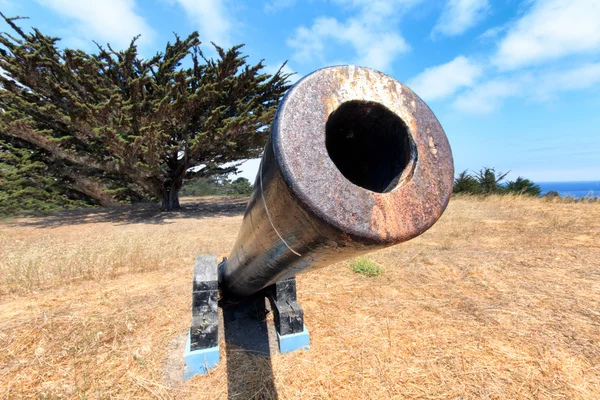 Looking Down Barrel of Old Cannon — Stock Photo, Image