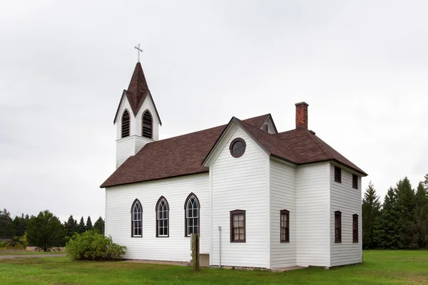 Igreja Branca Rural no País — Fotografia de Stock