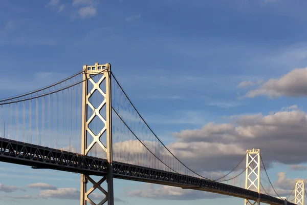 Ponte sulla baia di San Francisco al tramonto — Foto Stock