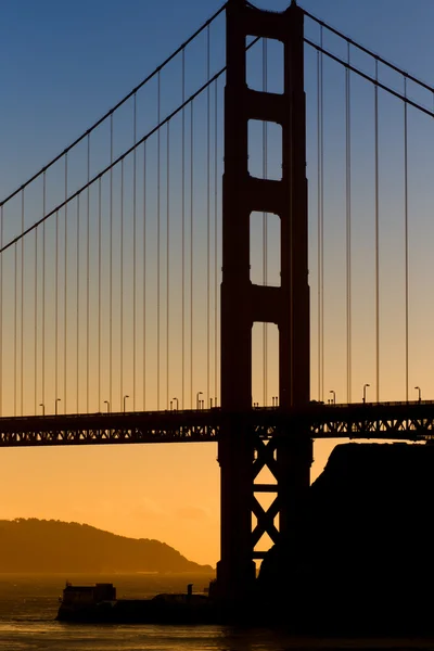 Vertical Image of the Golden Gate Bridge — Stock Photo, Image