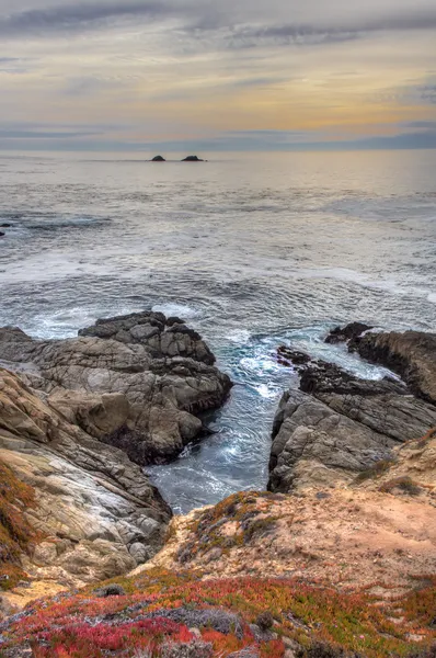 Crépuscule précoce au parc d'État de Garrapata — Photo