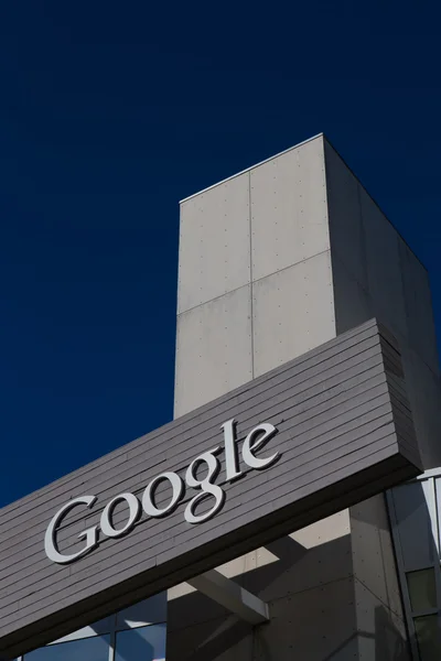 Sídlo společnosti Google a logo — Stock fotografie