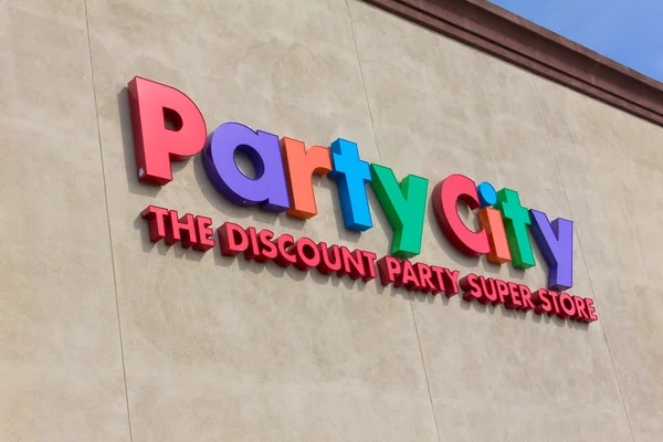 Внешний знак магазина Party City — стоковое фото