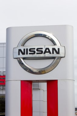  Nissan motors otomobil bayilik ve işareti.