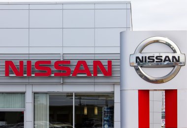  Nissan motors otomobil bayilik ve işareti.