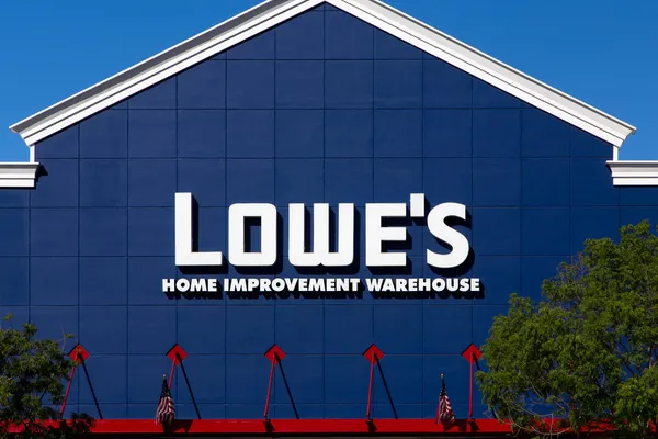 Entrepôt Lowe's Home Improvement Extérieur . — Photo