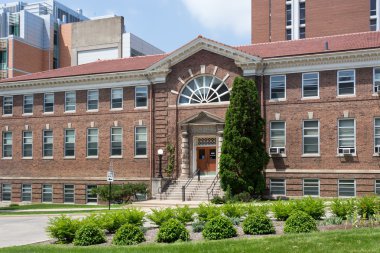 Ziraat mühendisliği Üniversitesi kampüsünde bina