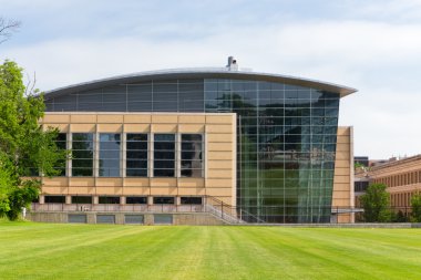 univer kampüsünde Makina Mühendisliği Bölümü