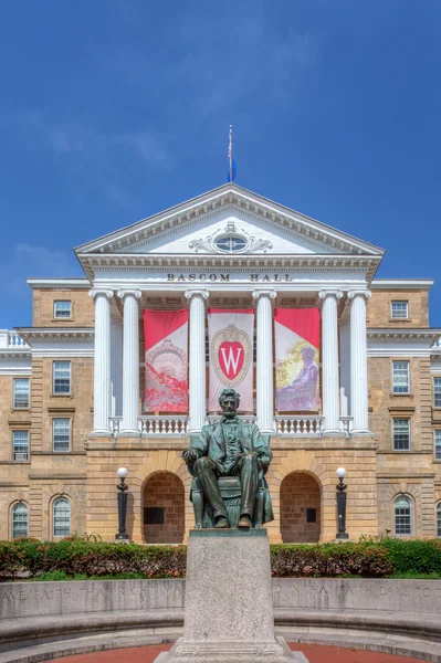 Bascom Hall en el campus de la Universidad de Wisconsin-Madison — Foto de Stock