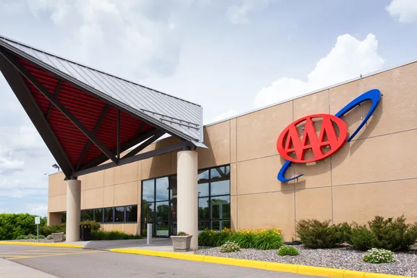 AAA-Gebäude und Lizenz-Service-center — Stockfoto
