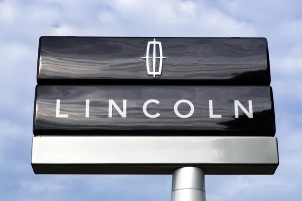 Линкольн автосалон — стоковое фото
