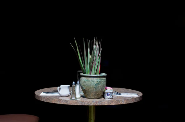 Round Restaurant Table With Plant — Stock Photo, Image