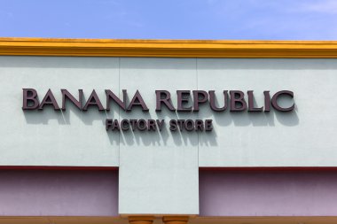 Banana Repulic Store Exterior clipart