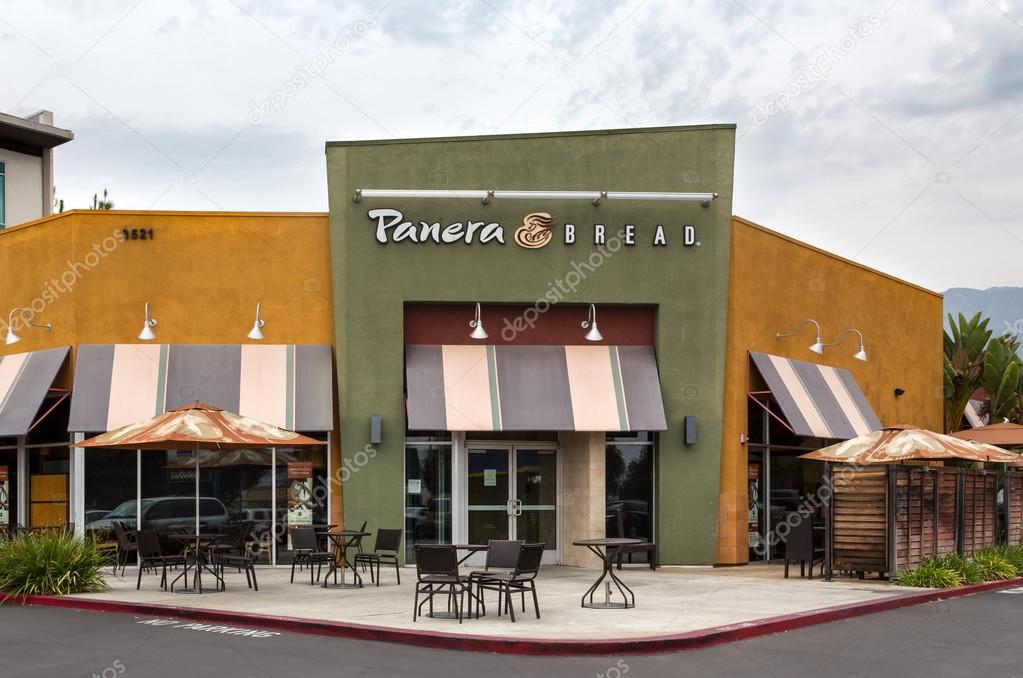 Panera Bread Restaurant Exterior Stock Editorial Photo © wolterke