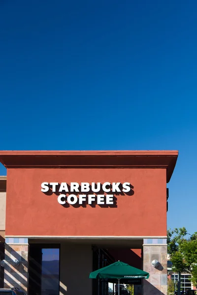 Σημάδι κατάστημα Starbucks καφέ — Φωτογραφία Αρχείου