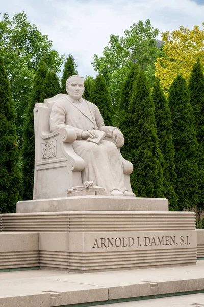 Chicago Eua Junho 2021 Arnold Damen Estátua Campus Universidade Loyola — Fotografia de Stock