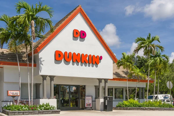 Davie Usa Julio 2022 Dunkin Donuts Restaurante Exterior Logotipo Marca —  Fotos de Stock