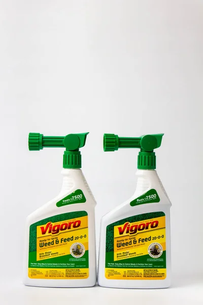 Paul Usa April 2021 Vigoro Weed Feed Broadleaf Weed Killer — 스톡 사진