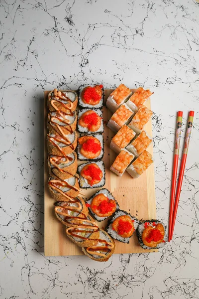 Cuisine Traditionnelle Japonaise Ensemble Traditionnel Rouleaux Sushi — Photo