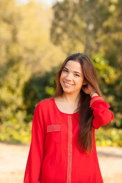 Joven hermosa mujer joven retrato — Foto de Stock