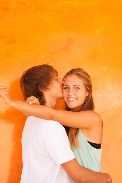 Young beautiful couple having great time — Stock Photo, Image