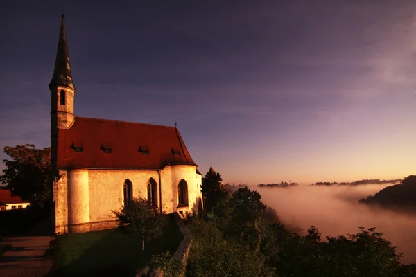 Kilise ve sis burghausen, Bavyera, Almanya'nın eski şehir üzerinde