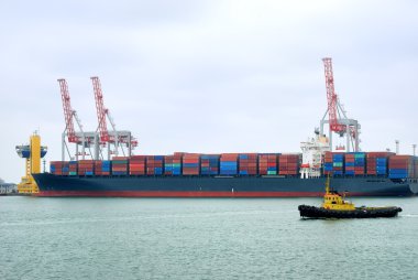 ticaret gemileri ile bağlantı noktası göster