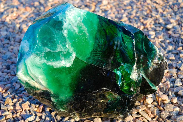 Bir yeşil dekoratif taş — Stok fotoğraf