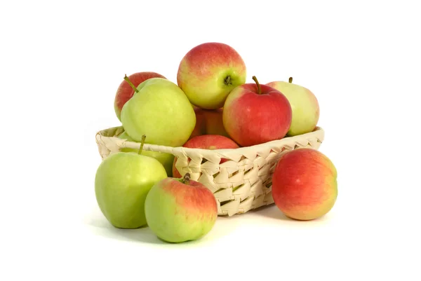 Cesta con manzanas — Foto de Stock