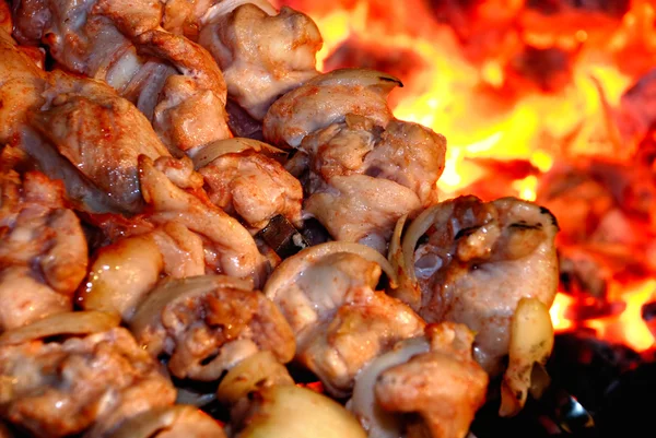 Meat slices prepare on fire — Stock Photo, Image