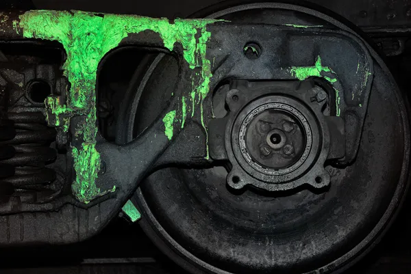 列車の塗られた黒ホイール — ストック写真