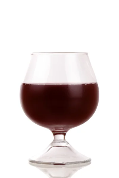 Tatlı kırmızı şarap cam izole — Stok fotoğraf