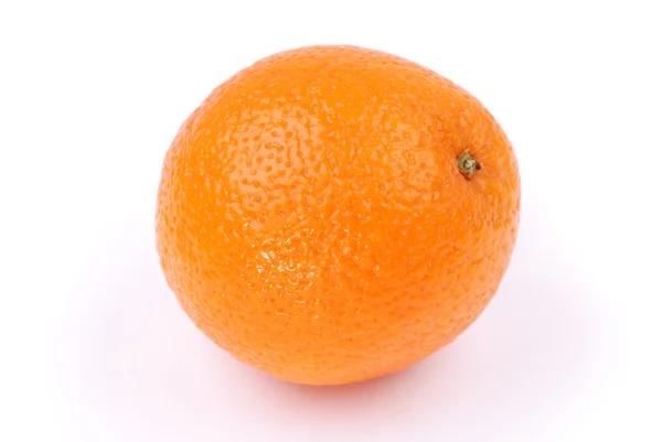 A laranja inteira no branco. — Fotografia de Stock