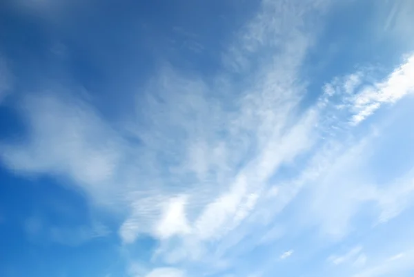 White clouds against blue sky — Stock Photo, Image