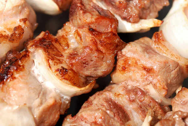 Plastry mięsa przygotować na ogień — Zdjęcie stockowe