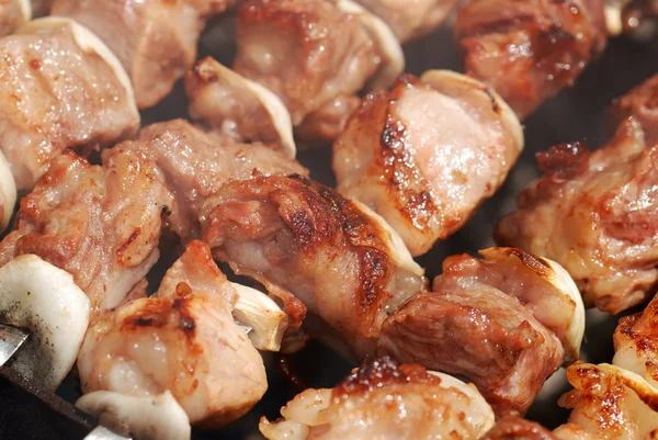 Meat slices prepare on fire — Stock Photo, Image