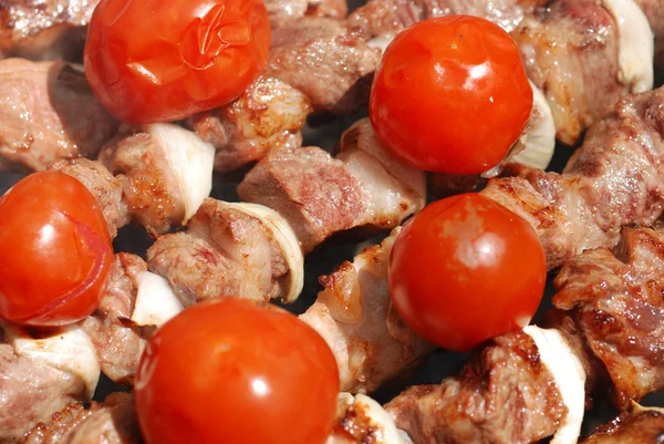 Las rodajas de carne se preparan a fuego — Foto de Stock