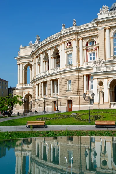 Gevel van opera house in odessa, Oekraïne — Stockfoto